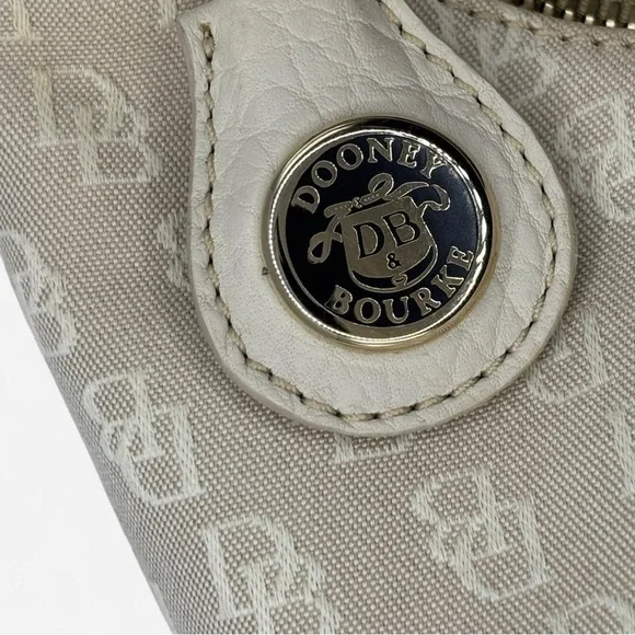 Vintage Dooney and Bourke Beige/White Small Hobo Bag NWOT Bag - Picture 3 of 8